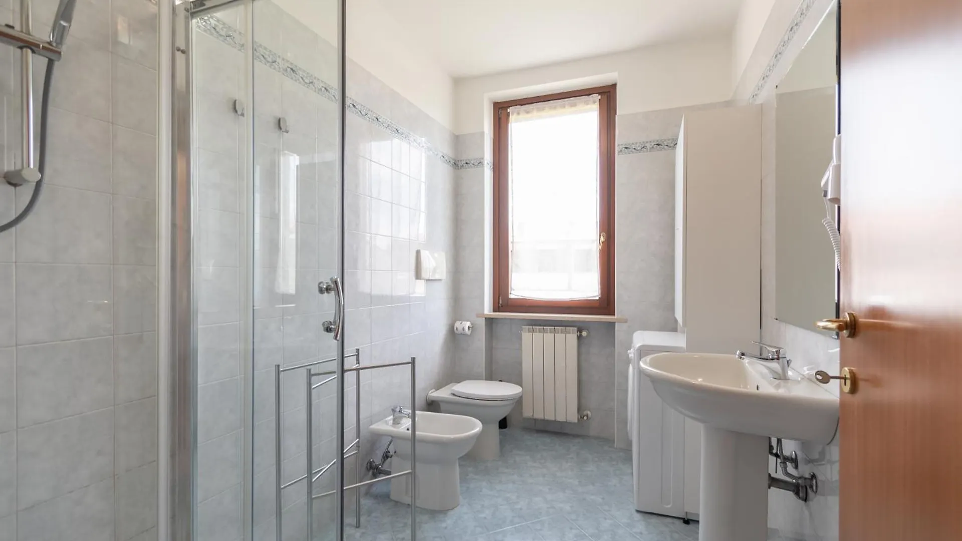 Montinelle Residence , Wi-Fi, Piscina E Garage F&L Apartment 0*,