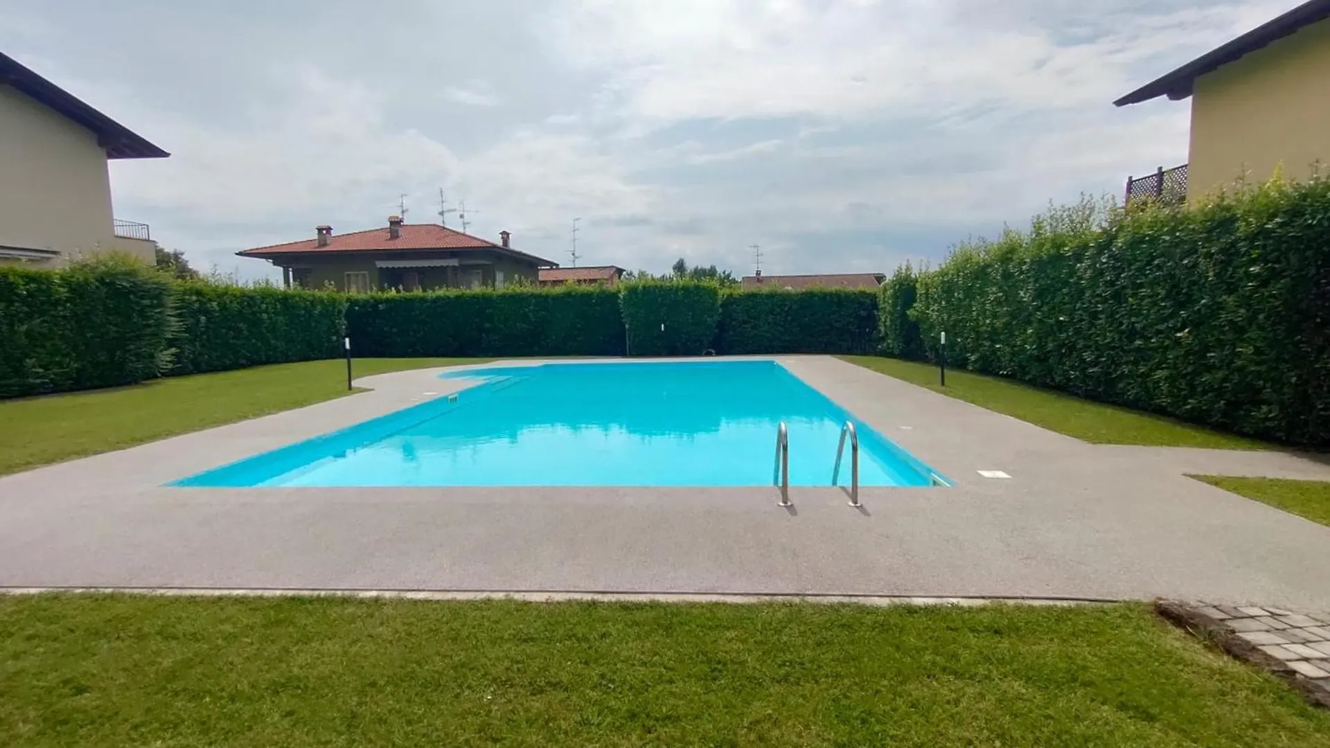 Montinelle Residence , Wi-Fi, Piscina E Garage F&L Apartment 0*,  Olaszország