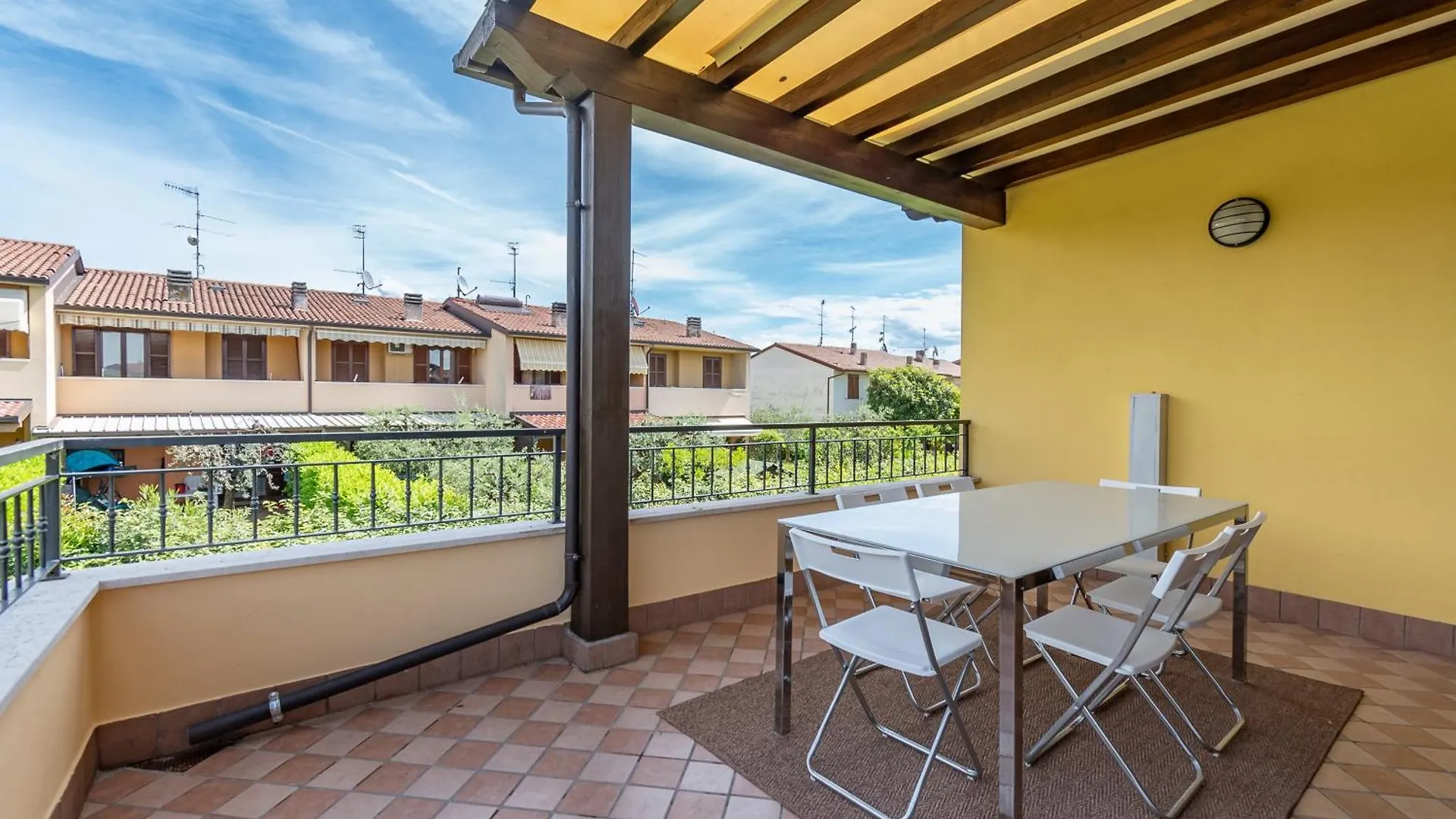 Montinelle Residence - F&L Apartment 0*,